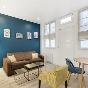 Pick A Flat's In Batignolles - Passage Cardinet , Paris France